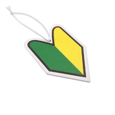 Zawieszka zapachowa do samochodu Wakaba Shoshinsha Leaf JDM